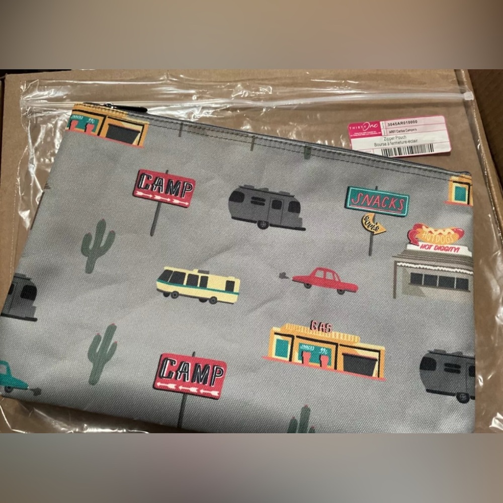 Thirty-one zipper pouch in cactus camper print